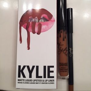 Kylie lip kit~Briwn Sugar