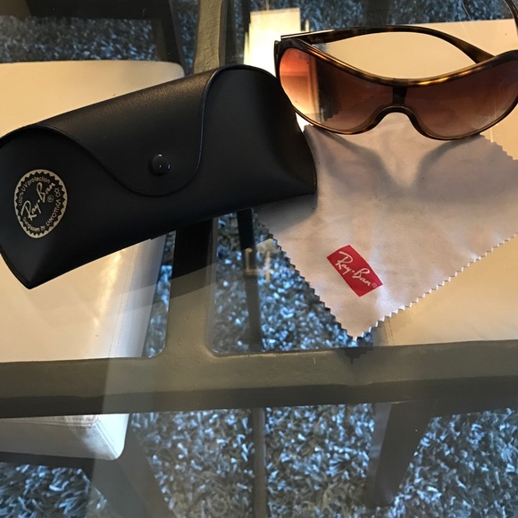 RayBan Aviator Sunnies