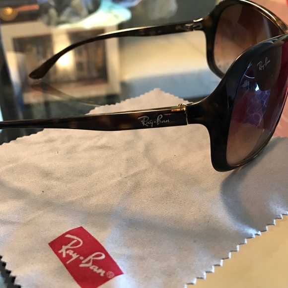 RayBan Aviator Sunnies main image 4