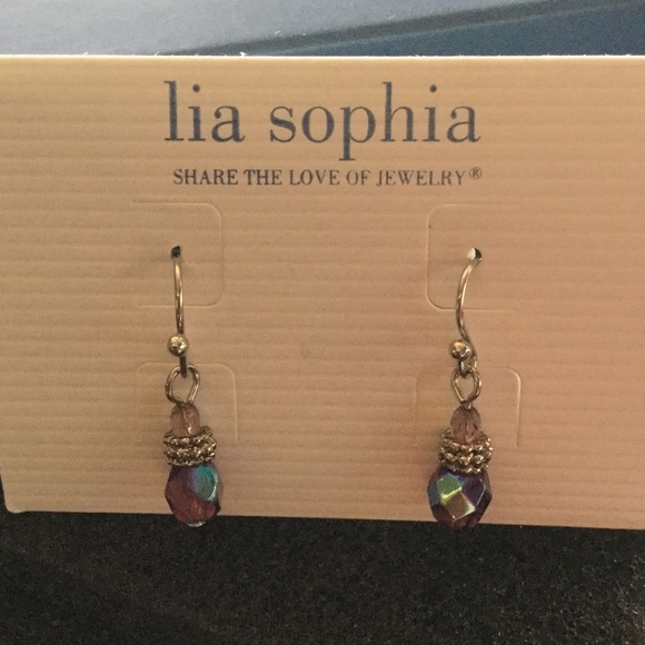 Beautiful earrings!!!  NIB Not worn. Comes in box. - Picture 1 of 2