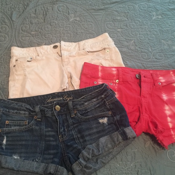 LOTS ...3 pairs american eagle shorts