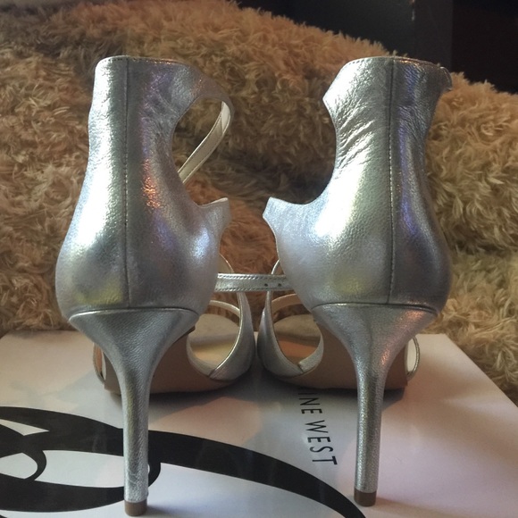 silver silver👠👠👠👠 - Picture 3 of 4