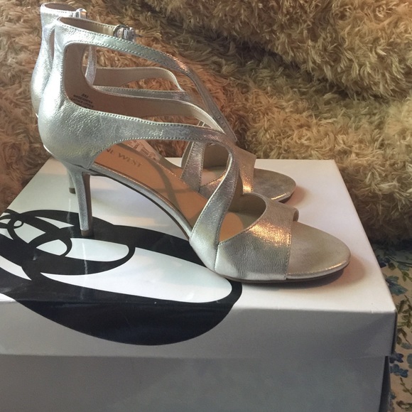 silver silver👠👠👠👠 - Picture 4 of 4