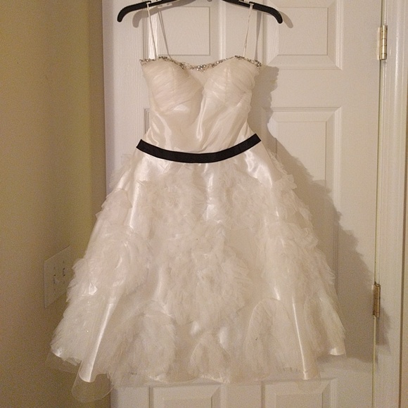 Dress - Picture 1 of 2
