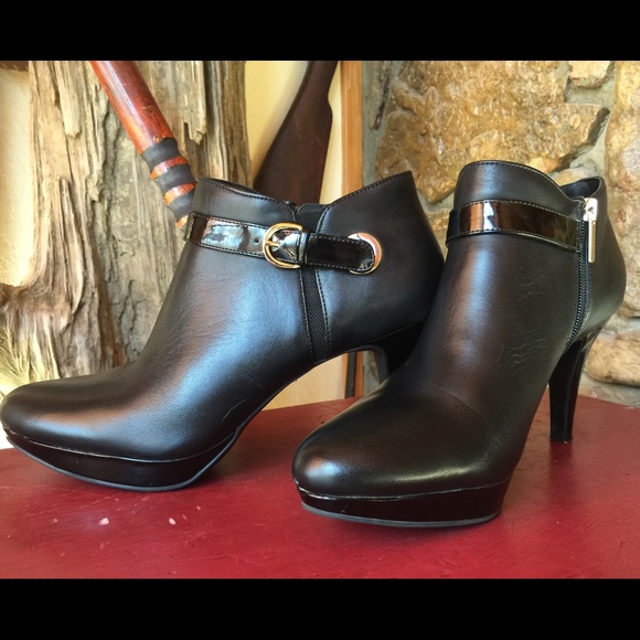 Sz 10 Black Leather Platform Bandolino Boots