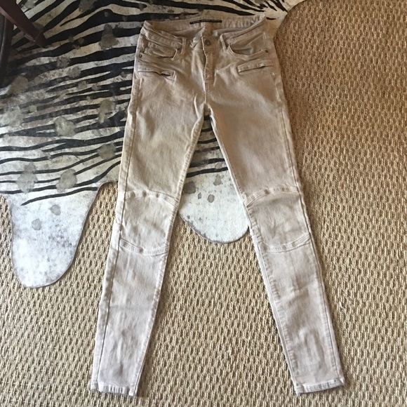 Zara buff colored cargo skinny jeans. Worn once!