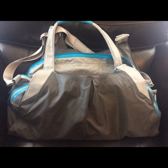Like New Nike Grey & Turquoise Gym Bag!