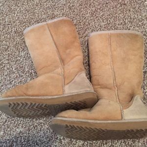 Tall uggs size 7