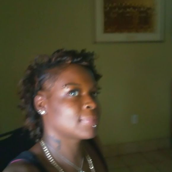 Meet your Posher, Alyce - Picture 1 of 1