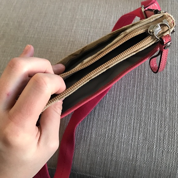 Coach crossbody - Picture 2 of 2
