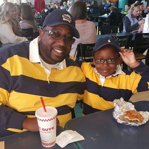 Meet your Posher, Derrick