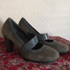 Grey Suede Aerosoles Heels