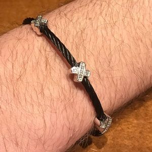 Black steel bracelet with chip diamonds