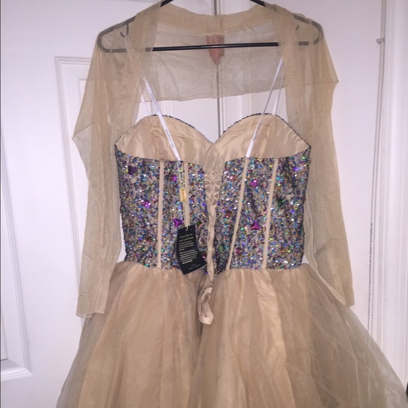 Prom Dress - Picture 2 of 3