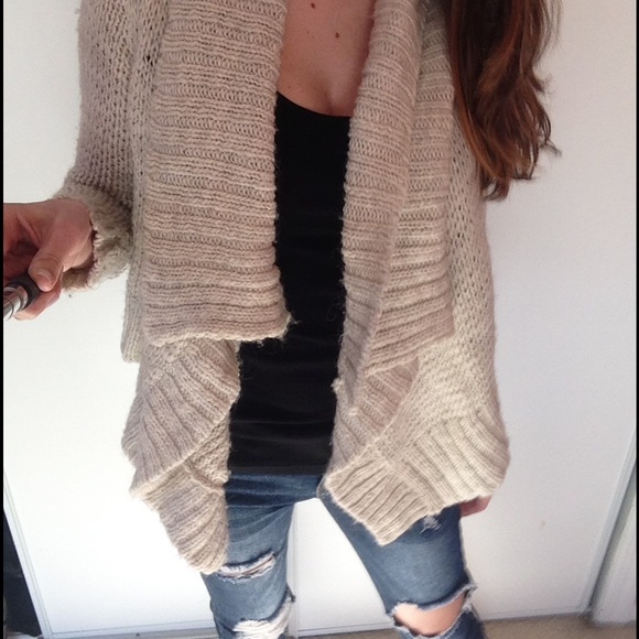 American Eagle sweater cardigan