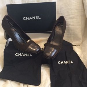 Chanel chocolate brown classic pump