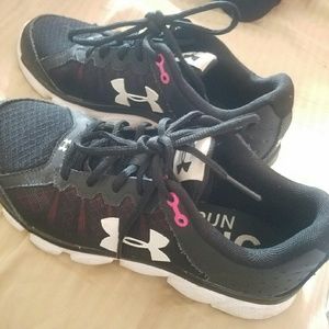 Womans under armour running shoes