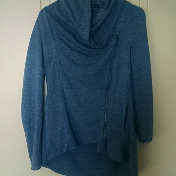 Cute zippered sweater