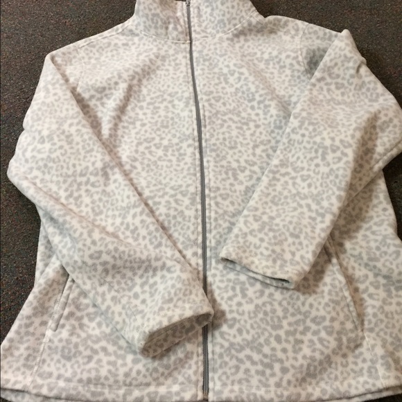 NWOT Old Navy White Leopard Print Fleece