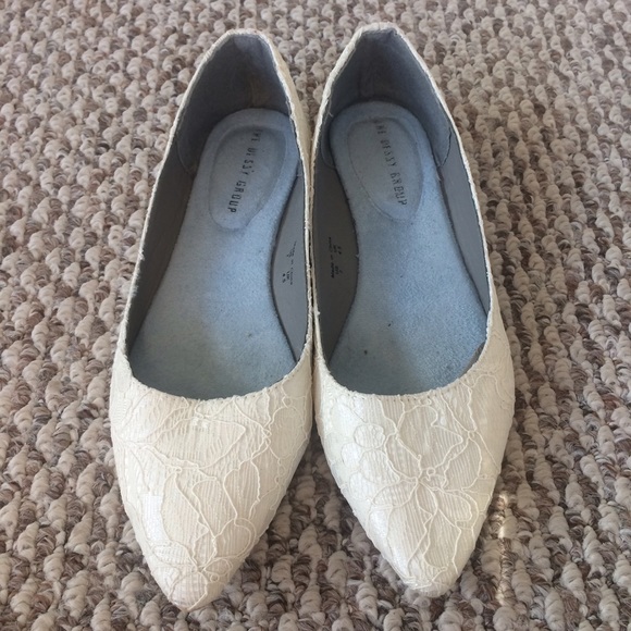 Dessy White Lace Ballet flats!