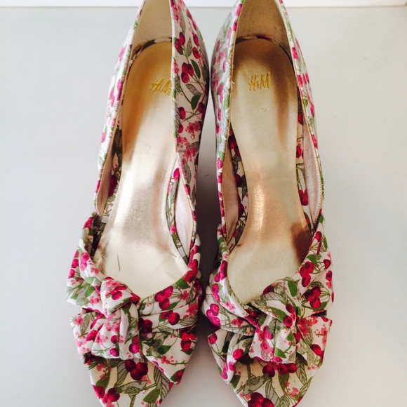 Canvas cherry print vintage style wedge heels