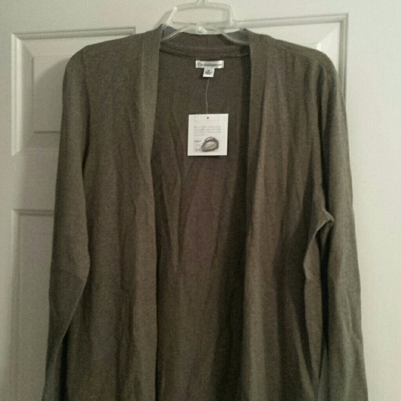 Cardigan sweater