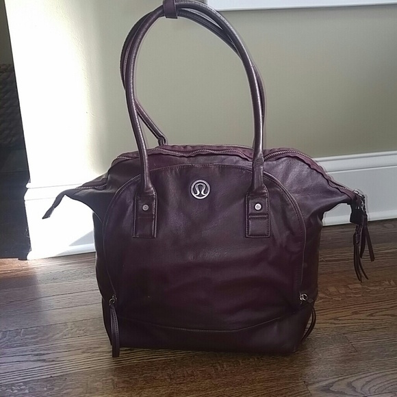 Lululemon yoga carry- all bag very good condition