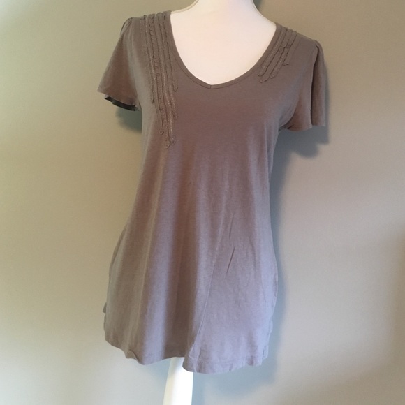 Gap V-Neck Flutter Sleeve Tee