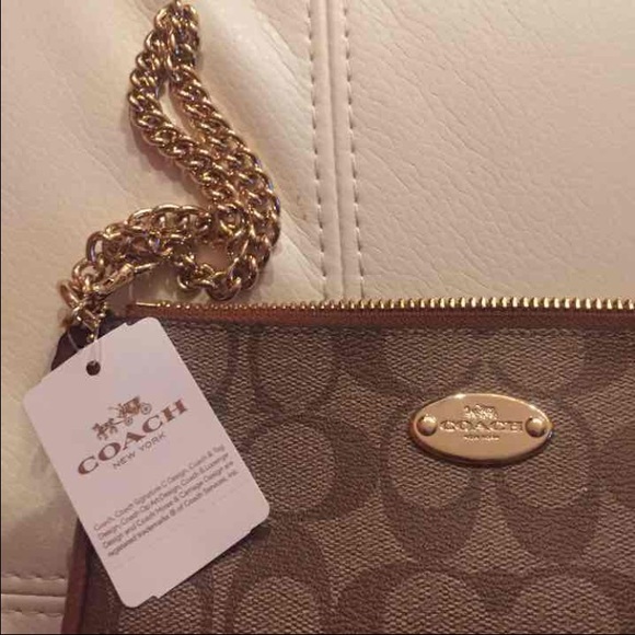 Sold Coach purse clutch - Picture 4 of 4