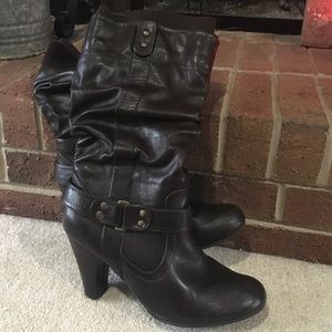 Kelly & Katie brown heeled boots