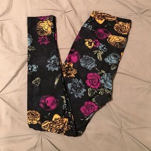 Lularoe Leggings TC Orange Red Roses Fleur de Lis Floral Damask On Navy