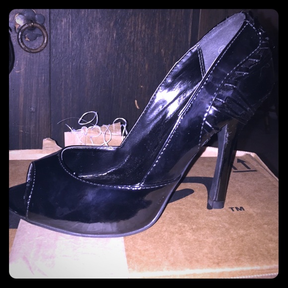 Black paprika shoe - Picture 1 of 4