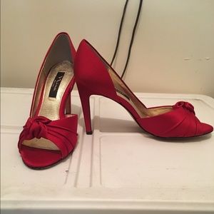 Nina New York red satin heels Size 8