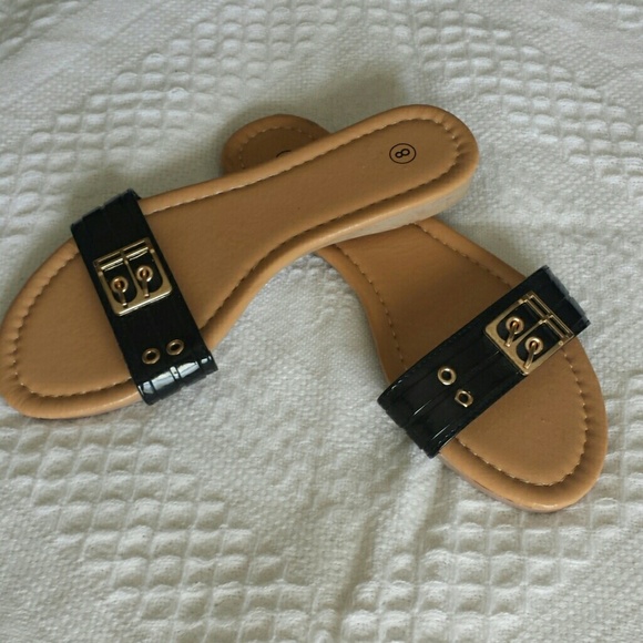 Women's size 8 slide on sandal