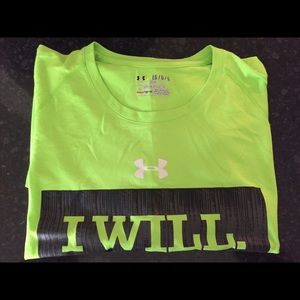Short sleeve workout shirt