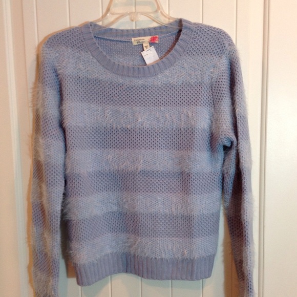 🎁NWT Blossom Clover Cozy Crew Neck Sweater S - Picture 2 of 4