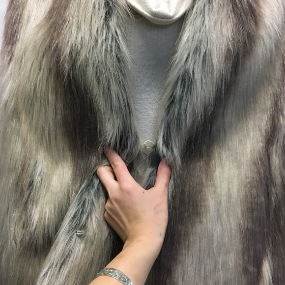 SOLD* Donna Slayers furry vest - Picture 4 of 4