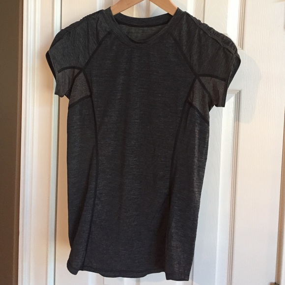 Lululemon running top with vents 4