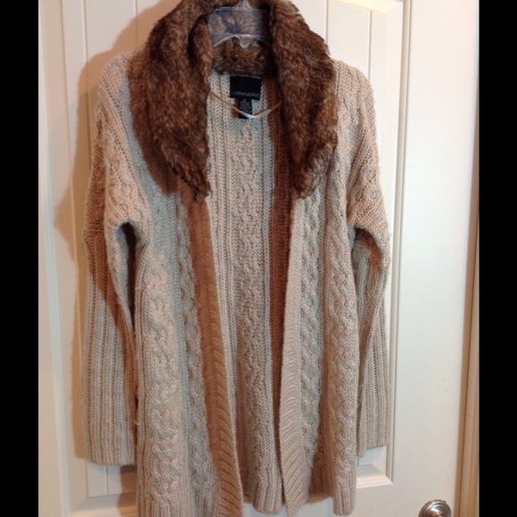 Cynthia Rowley Cardigan w/Faux Fur Collar S - Picture 4 of 4