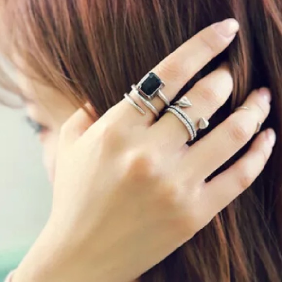 Black & Silver Punk Stack Above Knuckle Midi Rings - Picture 3 of 4