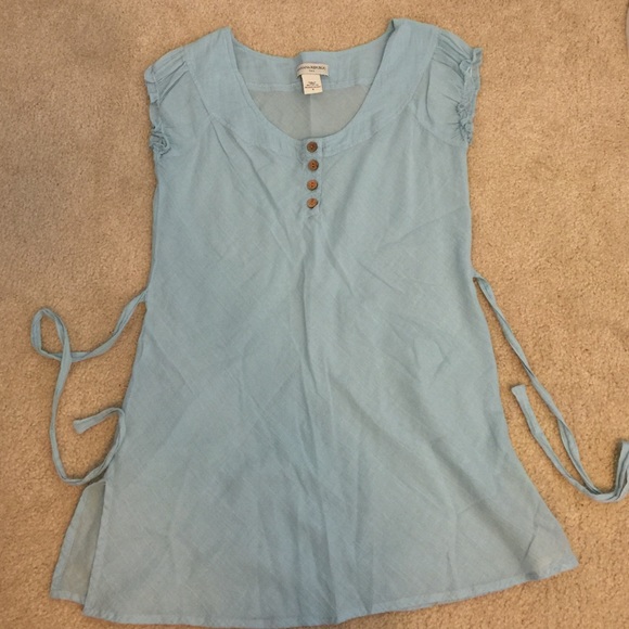 Banana Republic. Long baby blue top