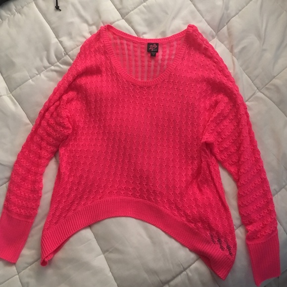 FINAL SALE SIZE SMALL BEBE SWEATER