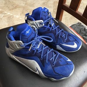 Nike Lebron 12 tennis shoes (like new)