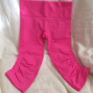 Lululemon pink cropped pants