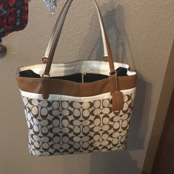Very well loved Coach purse CHEAP!!