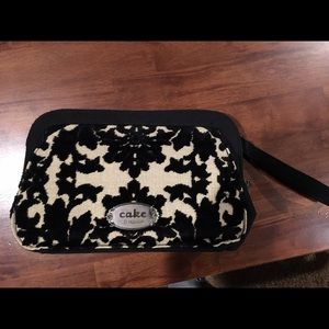 Petunia Pickle Bottom Cake Clutch