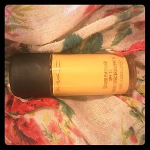 MAC Studio Fix Fluid NC 25