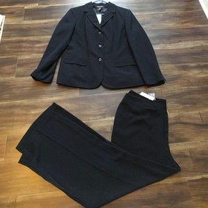 NWT NY&Co. Suit.  Pants and suit jacket