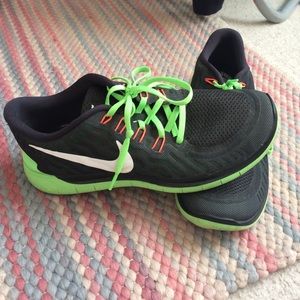 Nike free 5.0 running shoes