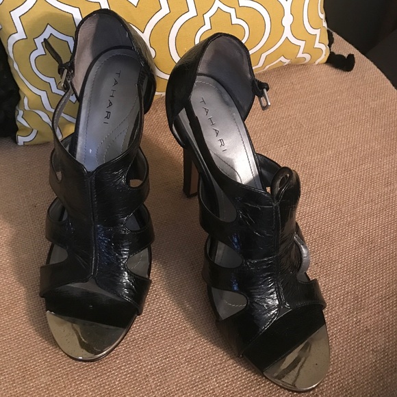 Ladies SANDALS by:Tahari - Picture 1 of 3